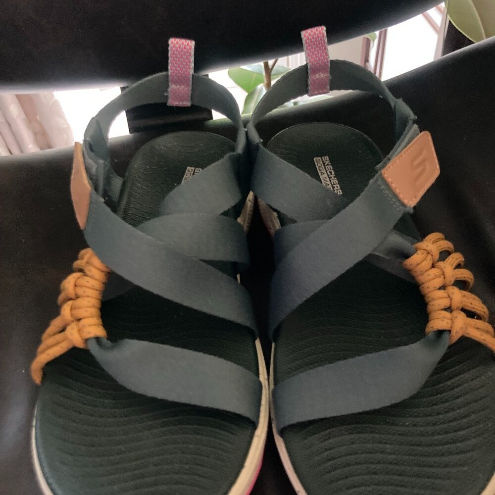 Skechers outdoor ultra walk goga mat sandals  size 6